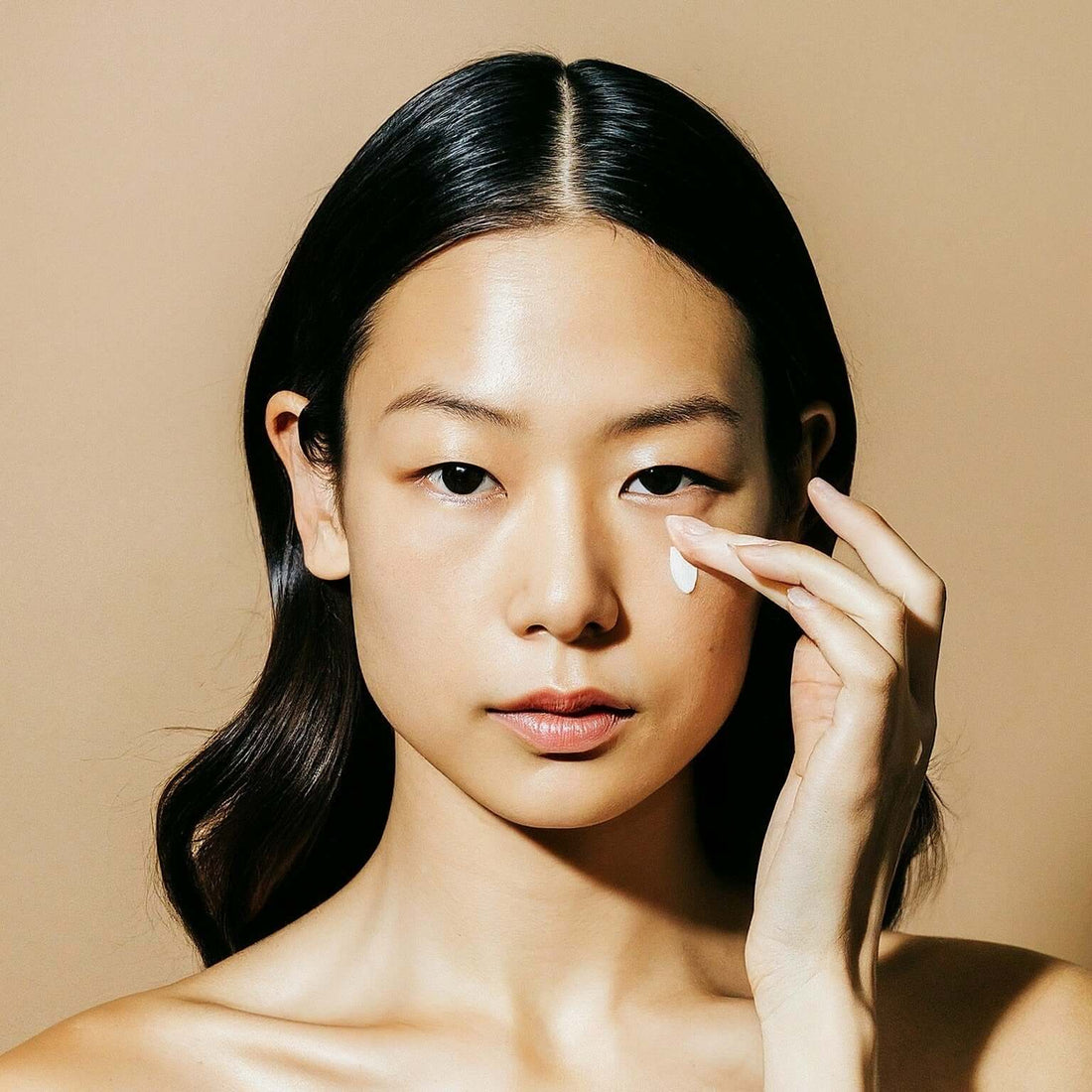 Is niacinamide or hyaluronic acid better?